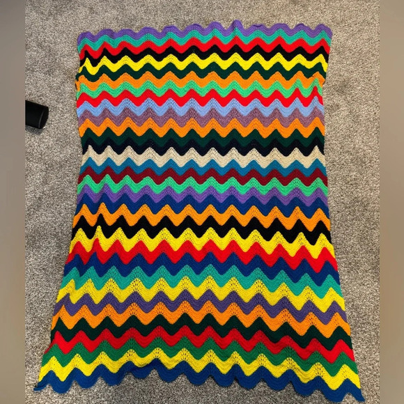 VINTAGE Crochet Rainbow Stripe Zig Zag Chevron Quilted Afghan Homemade Grandma - Picture 1 of 2